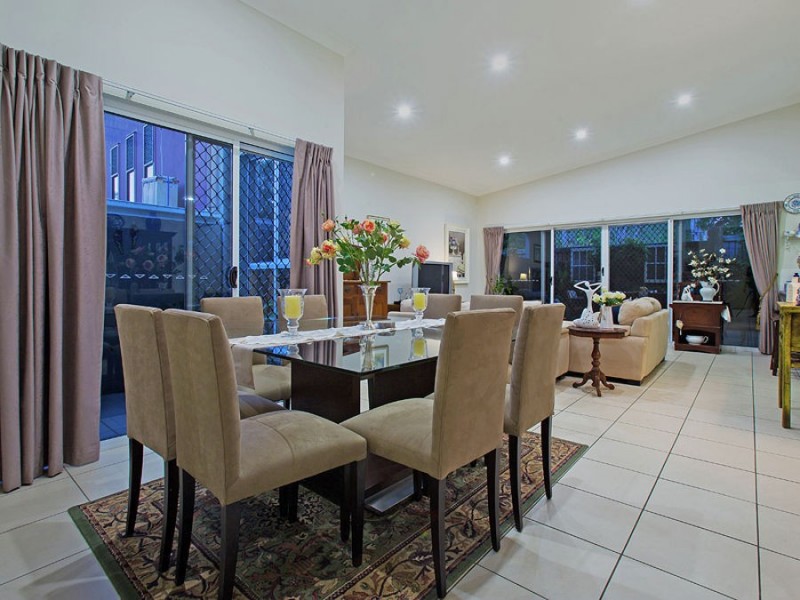 11 Chipping Close, Wakerley QLD 4154