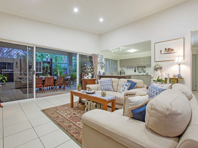 11 Chipping Close, Wakerley QLD 4154