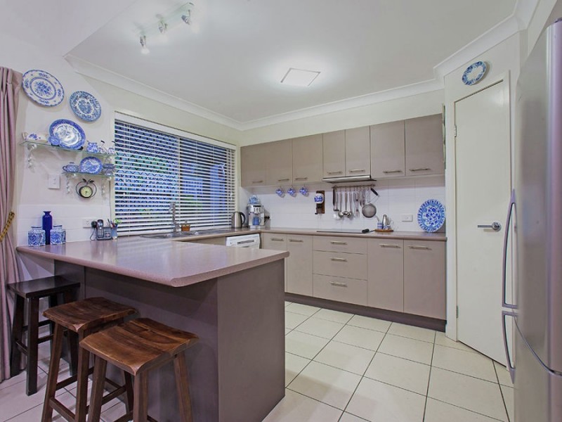 11 Chipping Close, Wakerley QLD 4154