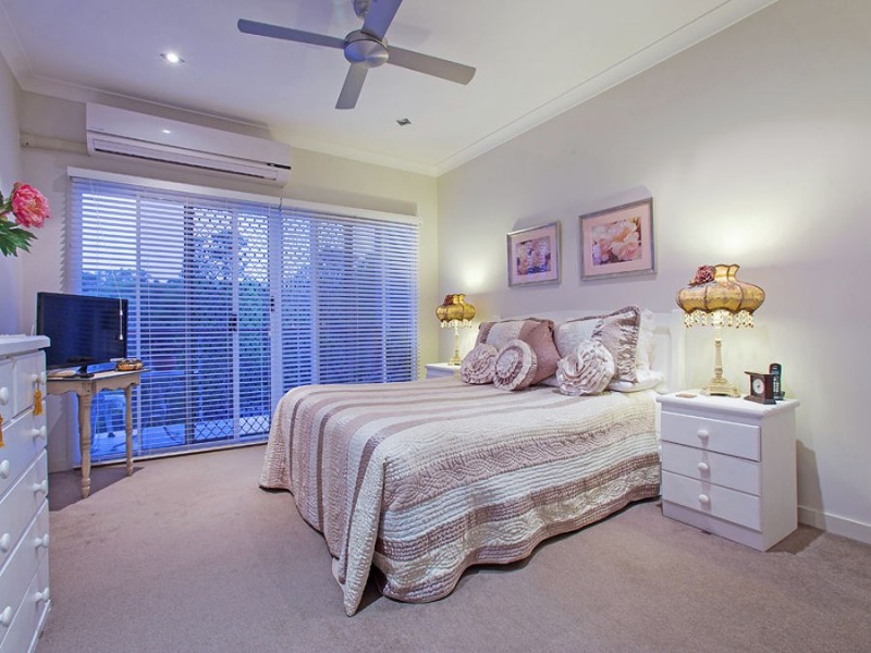 11 Chipping Close, Wakerley QLD 4154