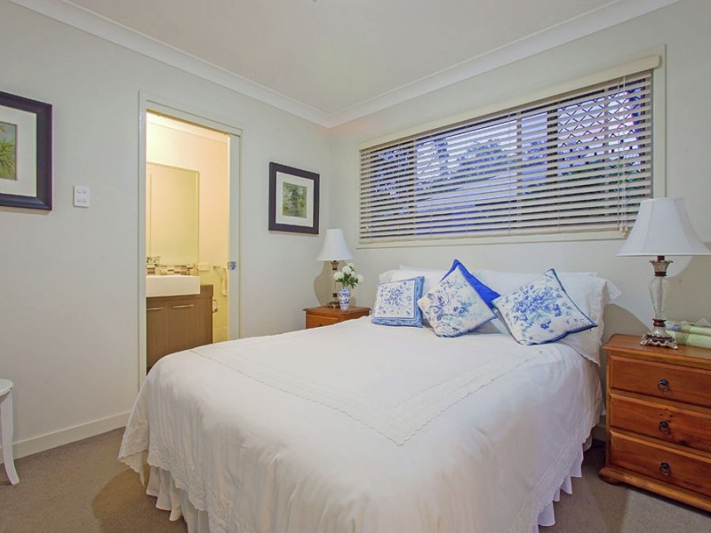 11 Chipping Close, Wakerley QLD 4154