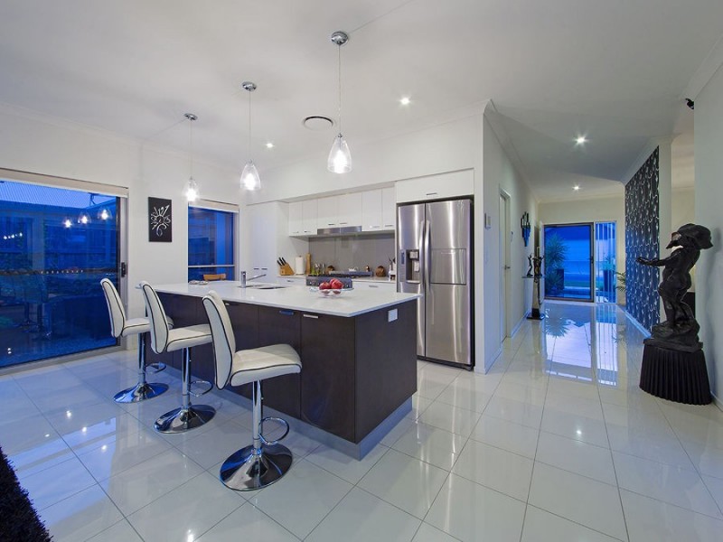 77 Brook Street, Wakerley QLD 4154