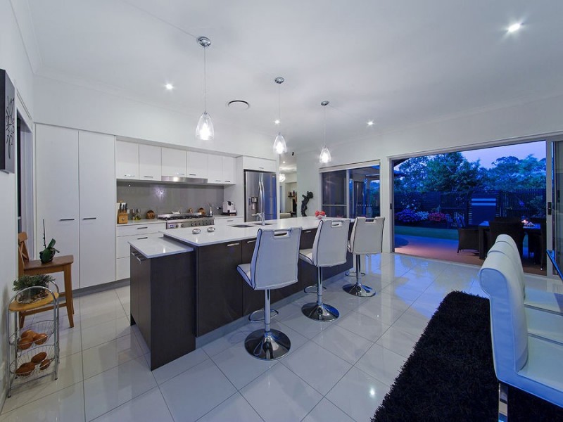 77 Brook Street, Wakerley QLD 4154