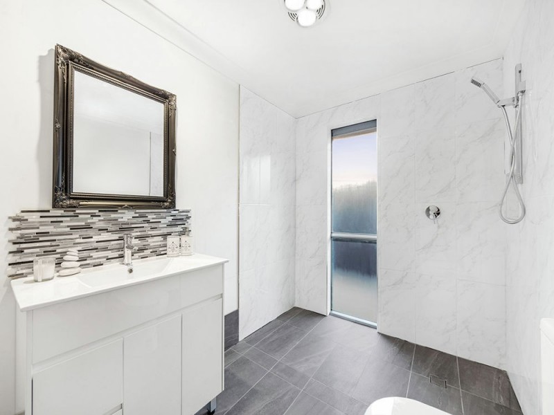 6 Jobs Place, Manly West QLD 4179