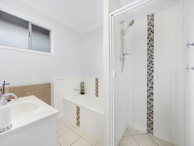 6 Jobs Place, Manly West QLD 4179