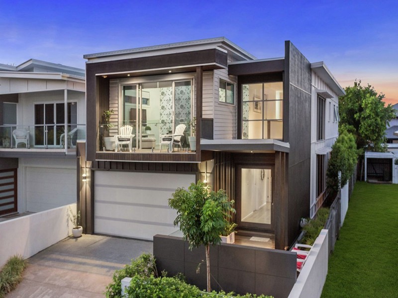 11 PINE STREET, Wynnum QLD 4178