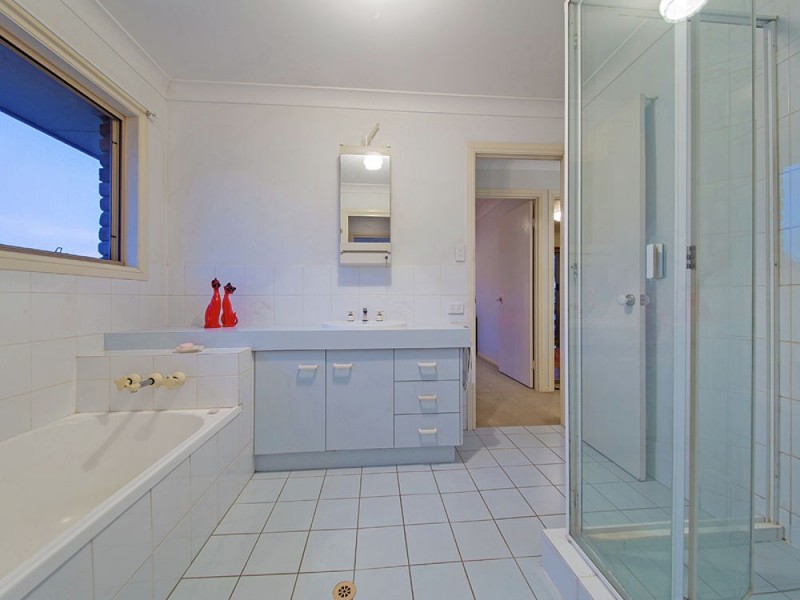 12 Trevally Crescent, Manly West QLD 4179