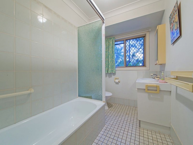 12 Trevally Crescent, Manly West QLD 4179