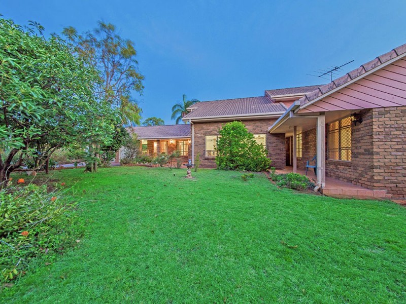 12 Trevally Crescent, Manly West QLD 4179