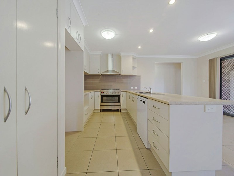 4 Begonia Court, Wynnum West QLD 4178