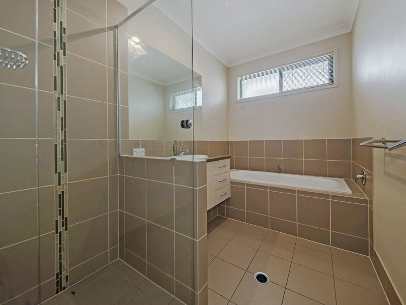 4 Begonia Court, Wynnum West QLD 4178