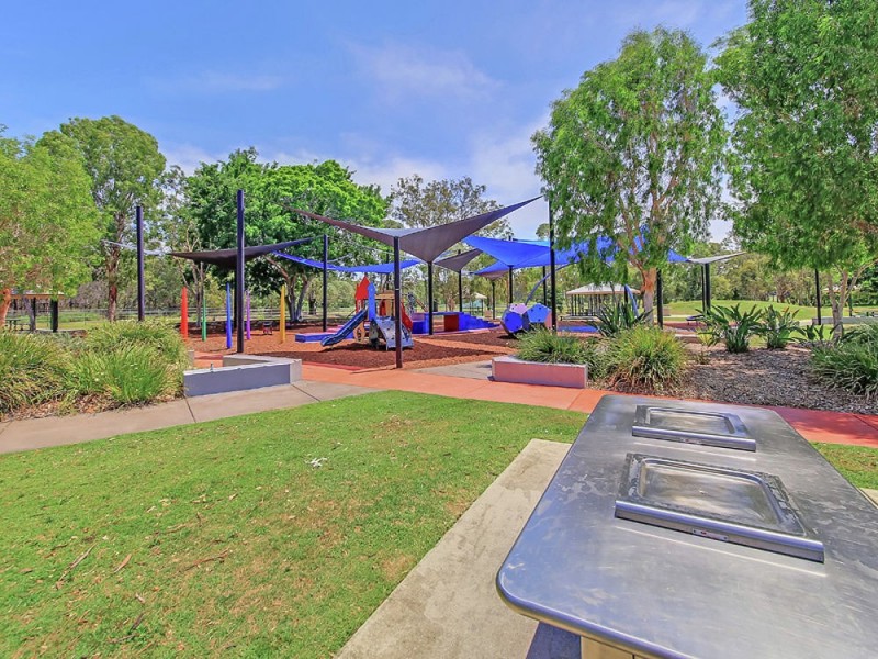 4 Begonia Court, Wynnum West QLD 4178