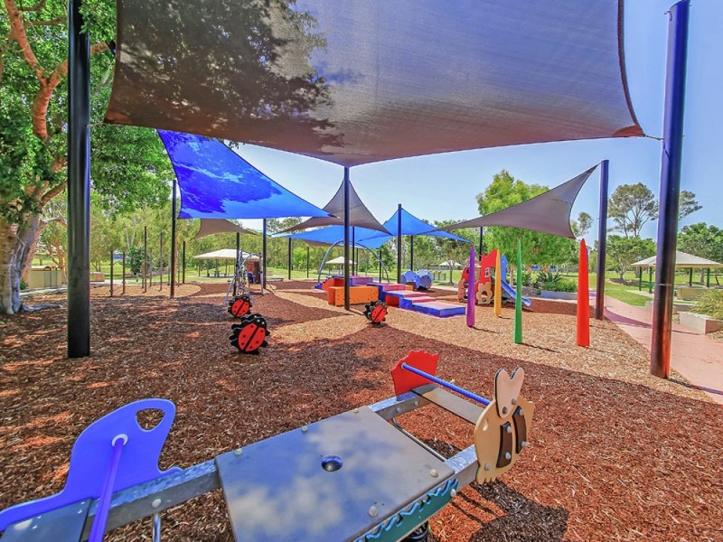 4 Begonia Court, Wynnum West QLD 4178