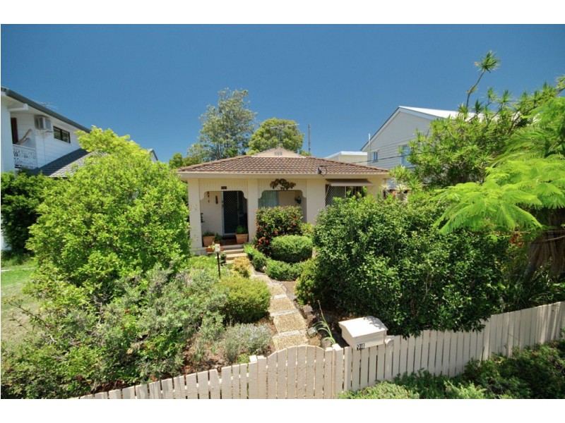 94 Walnut Street, Wynnum QLD 4178