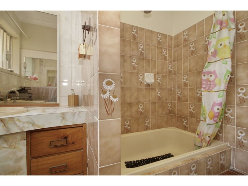 94 Walnut Street, Wynnum QLD 4178