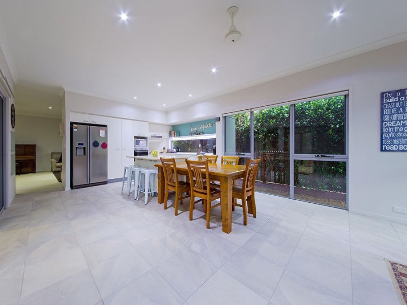 1 Franklin Street, Wakerley QLD 4154