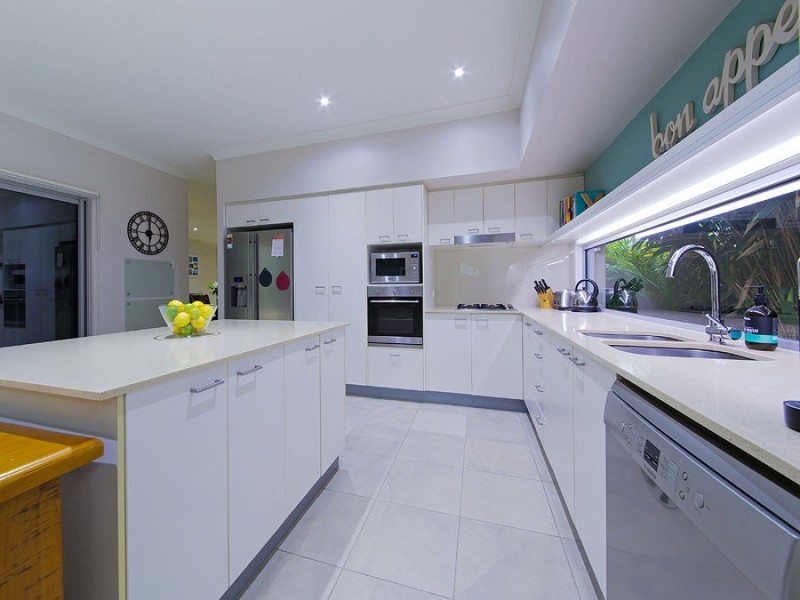 1 Franklin Street, Wakerley QLD 4154