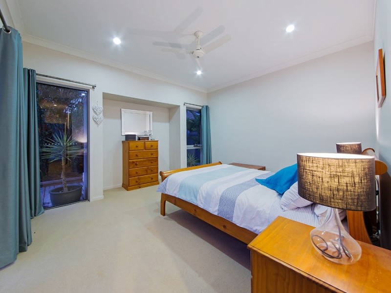 1 Franklin Street, Wakerley QLD 4154