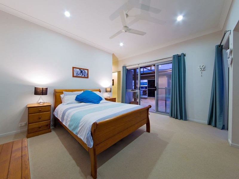 1 Franklin Street, Wakerley QLD 4154