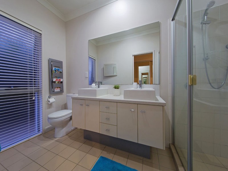 1 Franklin Street, Wakerley QLD 4154