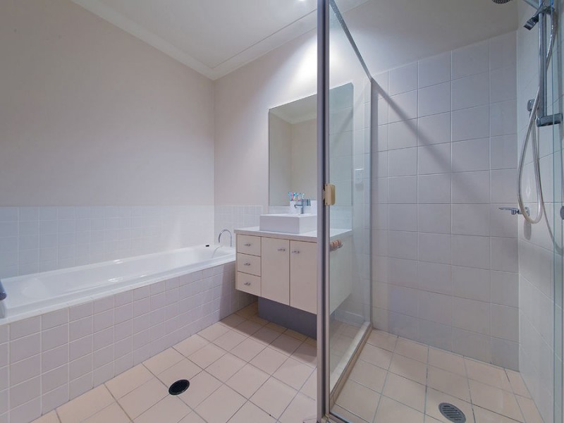 1 Franklin Street, Wakerley QLD 4154