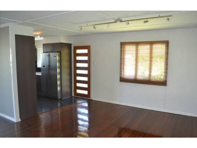 17 Claymeade Street, Wynnum QLD 4178