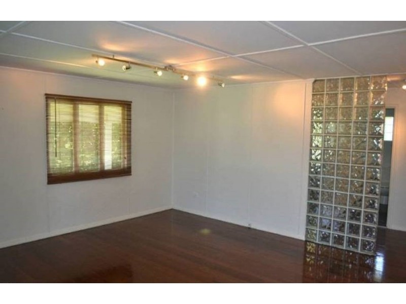 17 Claymeade Street, Wynnum QLD 4178