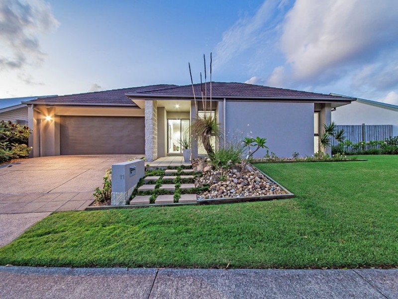 11 Mossvale Drive, Wakerley QLD 4154
