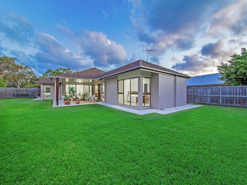 11 Mossvale Drive, Wakerley QLD 4154