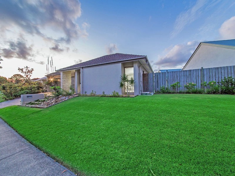 11 Mossvale Drive, Wakerley QLD 4154