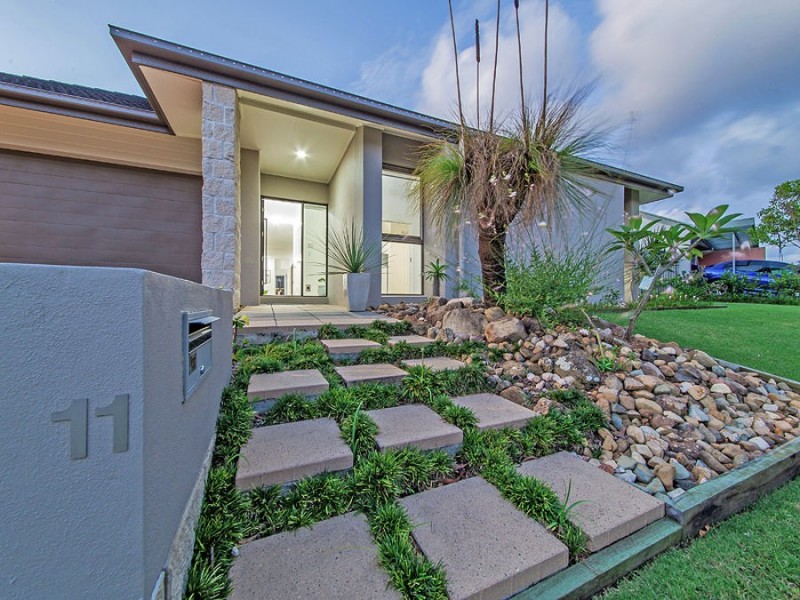 11 Mossvale Drive, Wakerley QLD 4154