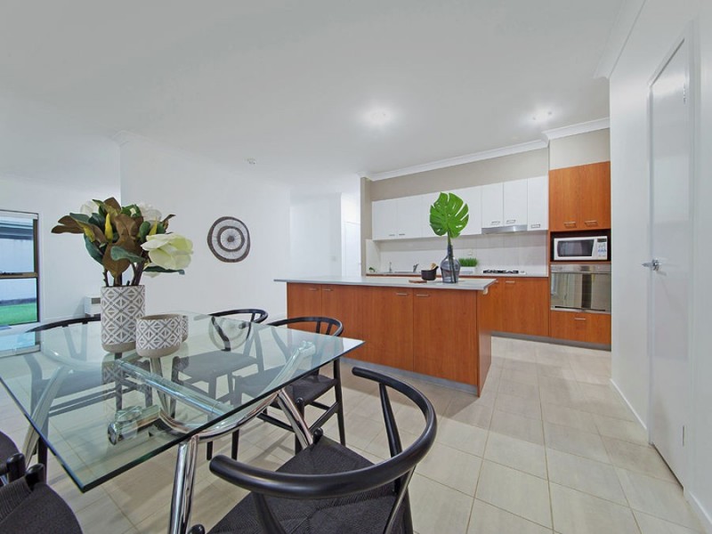 11 Mossvale Drive, Wakerley QLD 4154