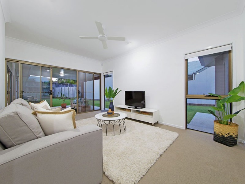 11 Mossvale Drive, Wakerley QLD 4154