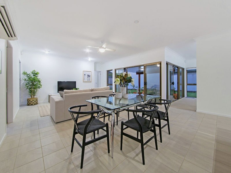 11 Mossvale Drive, Wakerley QLD 4154