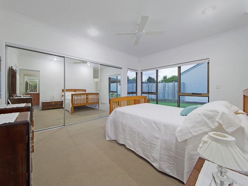 11 Mossvale Drive, Wakerley QLD 4154