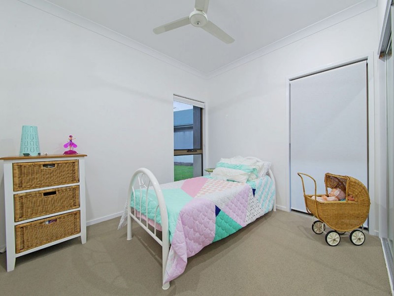 11 Mossvale Drive, Wakerley QLD 4154