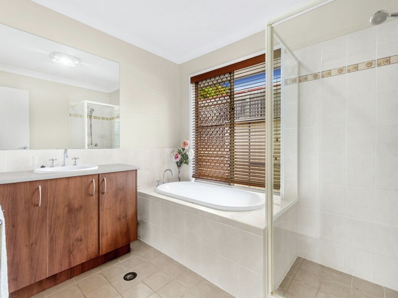 53 Senden Crescent, Manly West QLD 4179