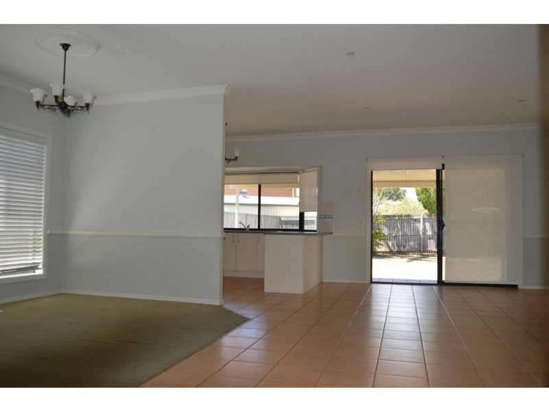 114 Worthing Street, Wynnum QLD 4178