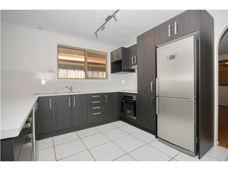 20 McCurley Street, Wynnum West QLD 4178