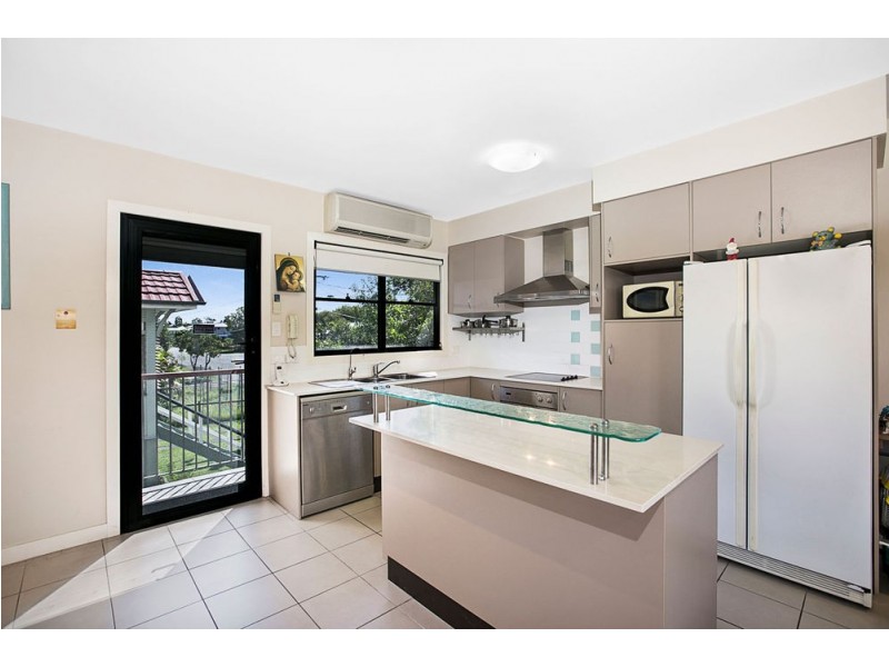 1/6 Emsworth Street, Wynnum QLD 4178