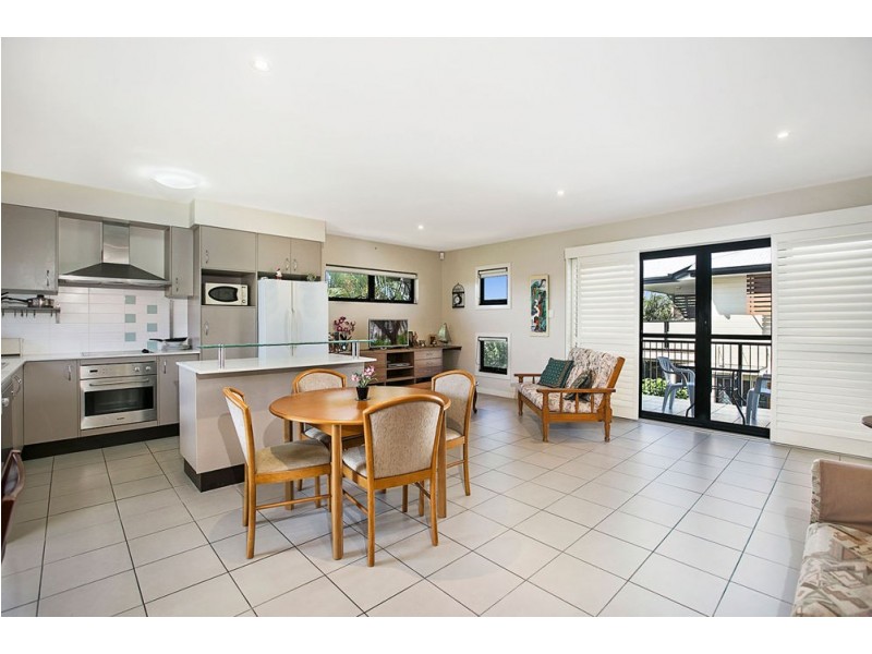 1/6 Emsworth Street, Wynnum QLD 4178