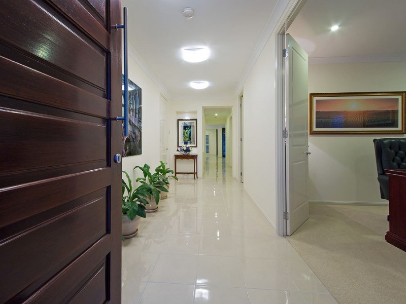 1 Pennington Street, Wakerley QLD 4154