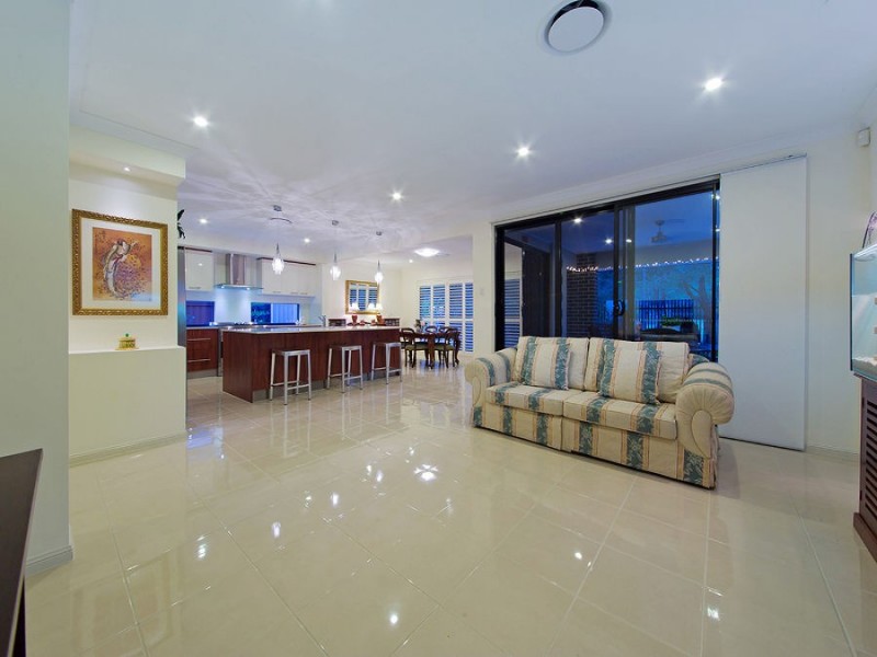 1 Pennington Street, Wakerley QLD 4154
