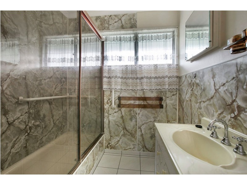 16 Gateway Street, Wynnum West QLD 4178