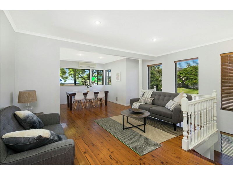 35 Wondall Rd, Wynnum West QLD 4178