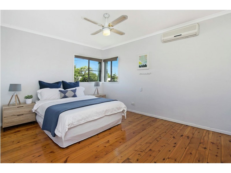 35 Wondall Rd, Wynnum West QLD 4178