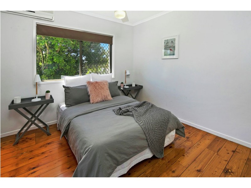35 Wondall Rd, Wynnum West QLD 4178