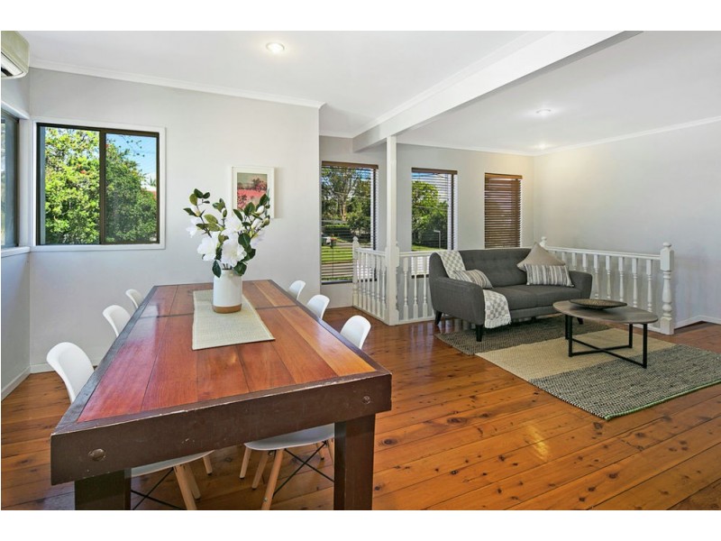 35 Wondall Rd, Wynnum West QLD 4178