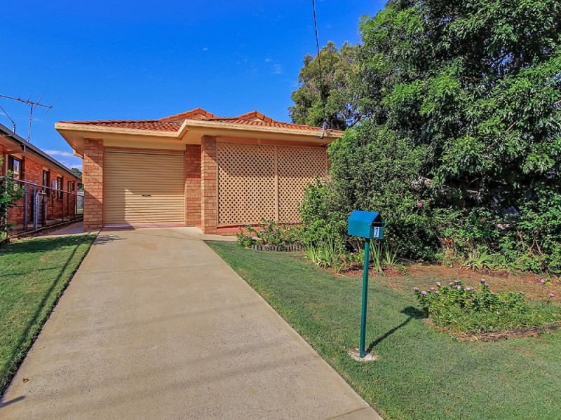 7 Berrimilla Street, Manly West QLD 4179