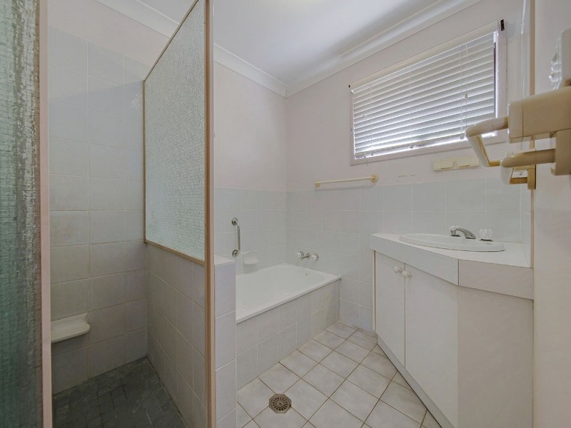 7 Berrimilla Street, Manly West QLD 4179